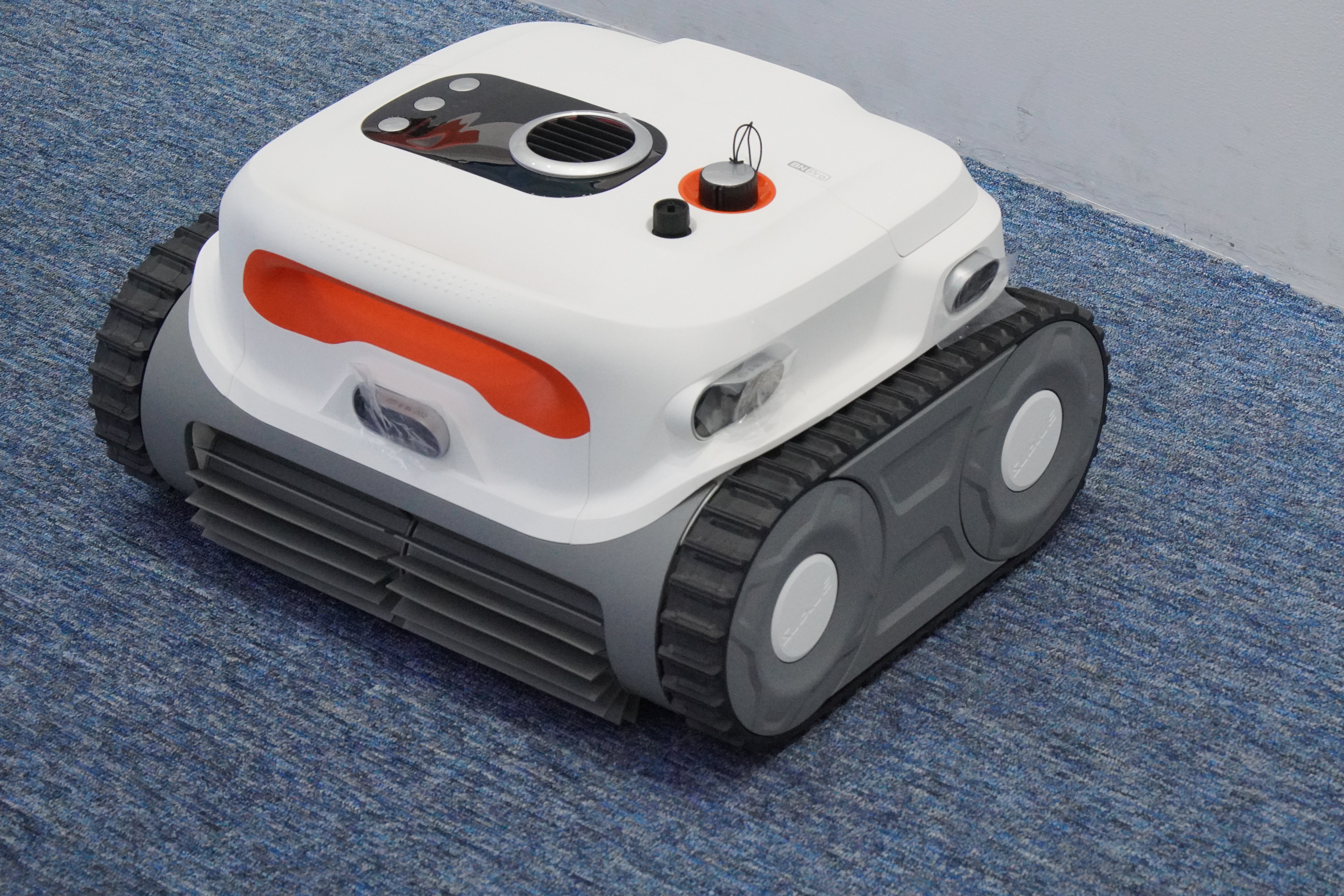 BN Pro Robotic Pool Cleaner