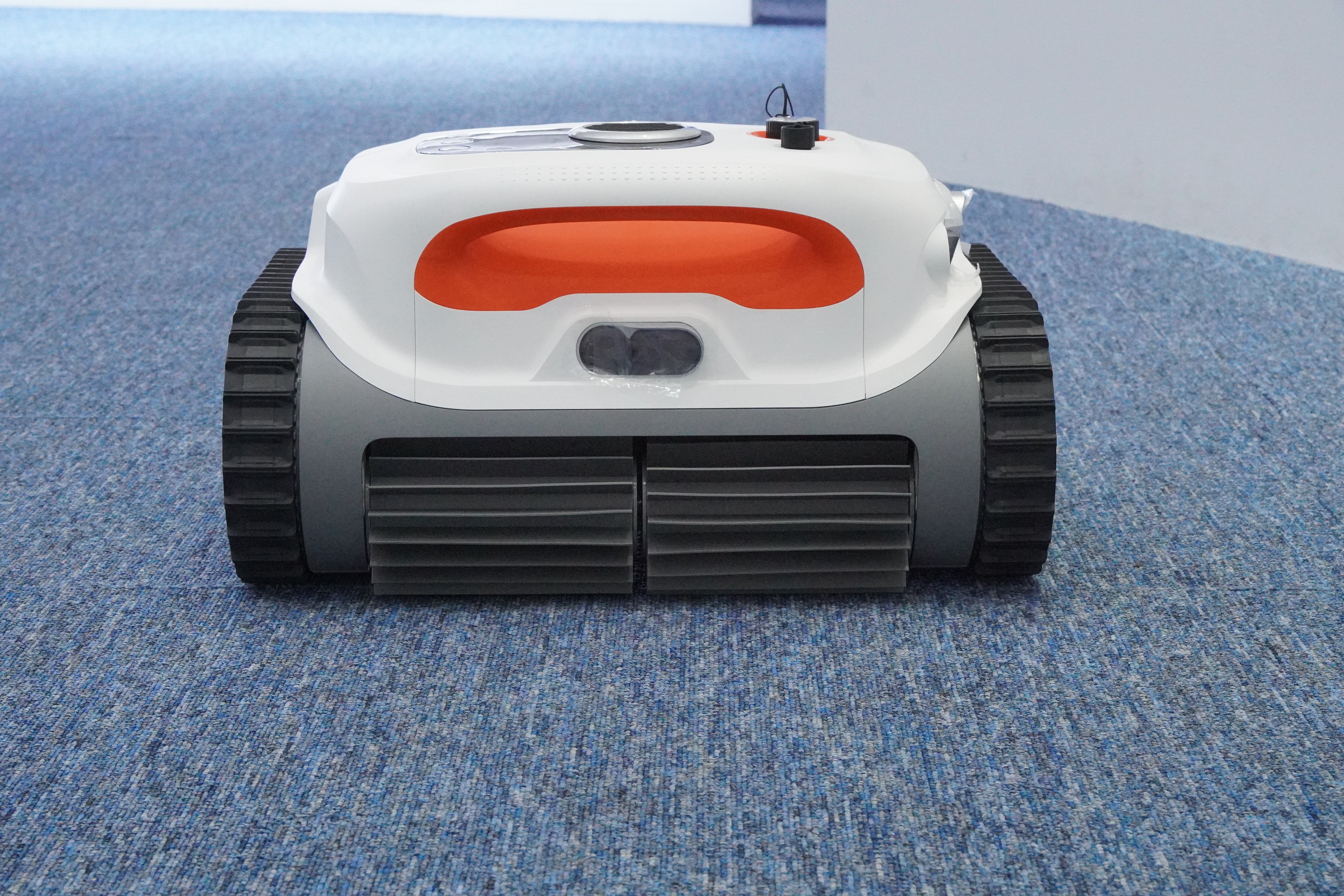 BN Pro Robotic Pool Cleaner