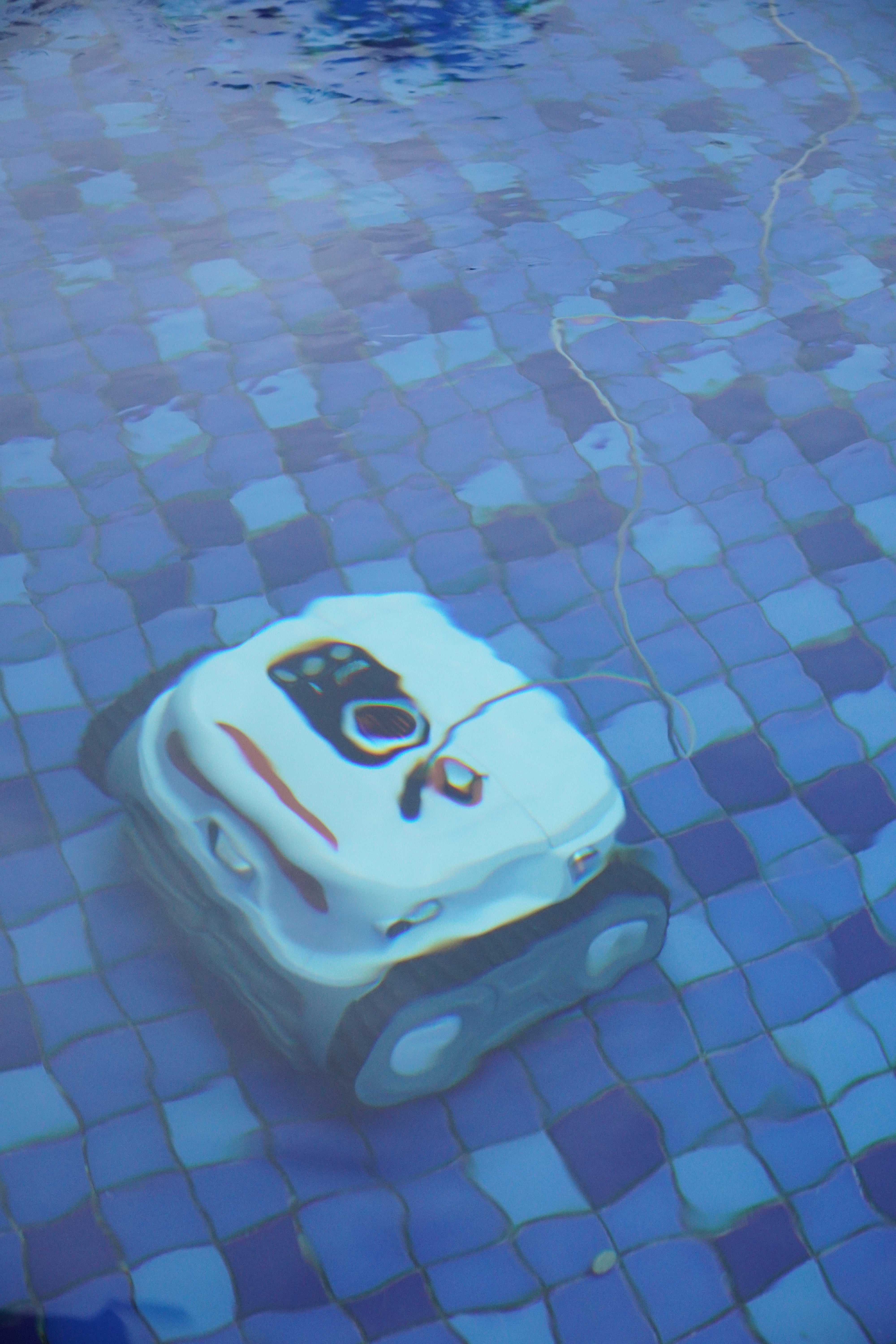 BN Pro Robotic Pool Cleaner